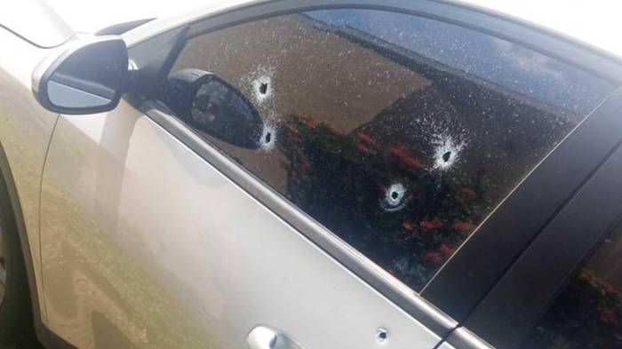 Auto presuntamente atacado a tiros en Las Trancas fue recuperado por la policía.