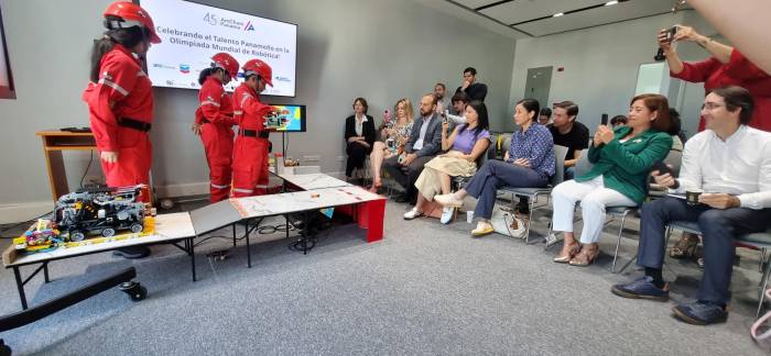 Estudiantes de robótica que representaron a Panamá en Turquía reciben homenaje