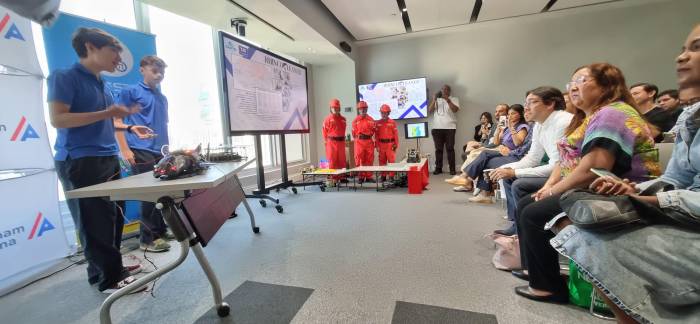 Estudiantes de robótica que representaron a Panamá en Turquía reciben homenaje