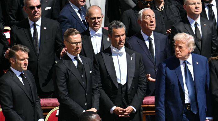 Guerra de miradas: Trump, Macron y Zelenski en primera fila en funeral del papa