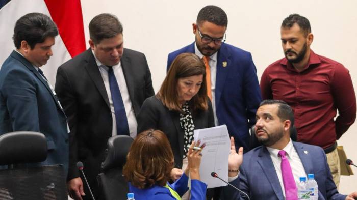 A primer debate Ley del artista nacional