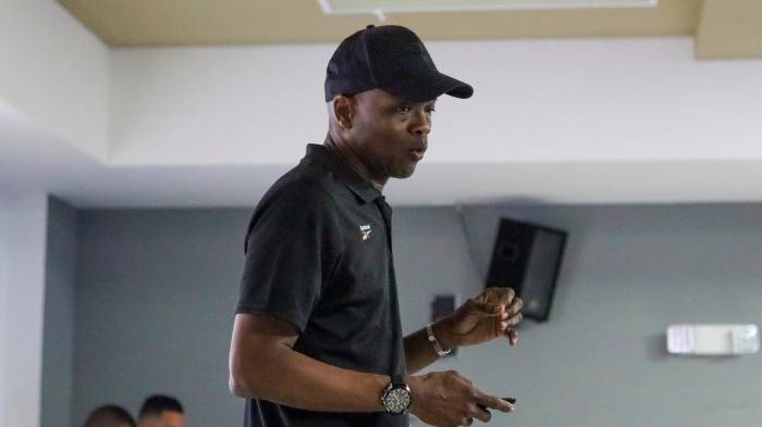 Jorge presenta su plan y busca apoyo de la LPF