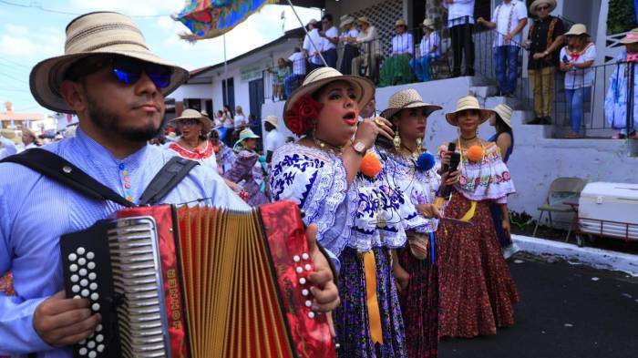 Patronato del Festival de la Mejorana denuncia “juega vivo, insultos y agresiones”