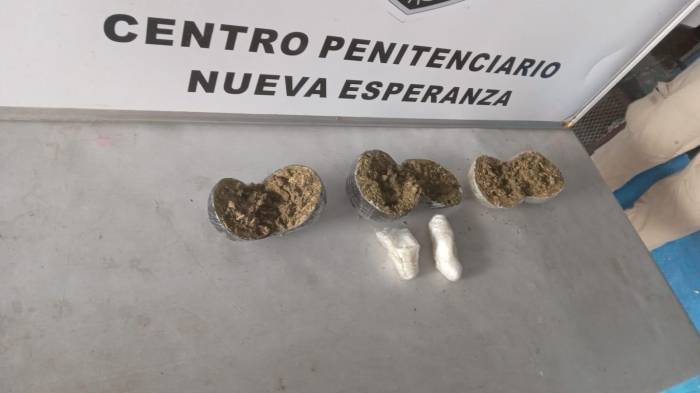 Frustran lanzamientos de sustancias ilícitas al patio de la cárcel de Colón