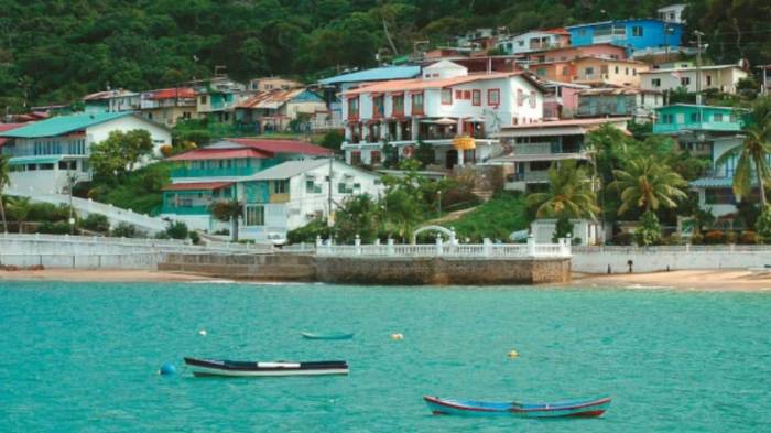 Taboga está ligada al turismo y a actividades como la pesca.