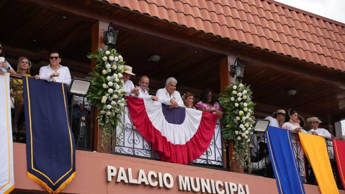 El presidente Mulino en Las Villas de Los Santos.