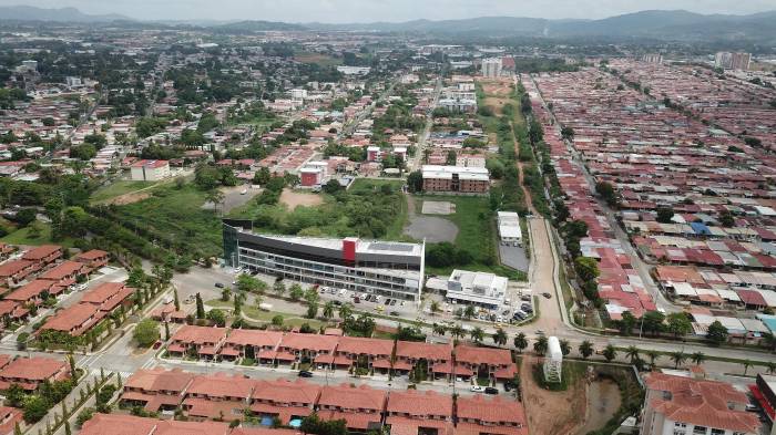 Este es uno de los corregimientos de mayor crecimiento en el distrito capital, tiene una población estimada de 45 mil personas.