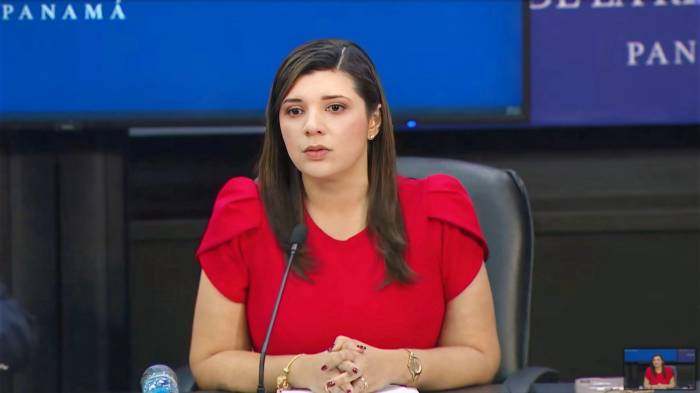 La ministra de Trabajo y Desarrollo Laboral, Jackeline Muñoz.