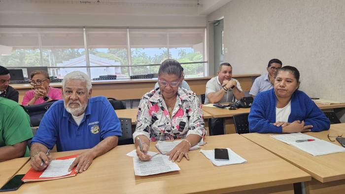 La reunión estaba contemplada en el acuerdo firmado el 11 de julio entre los gremios y el Meduca.