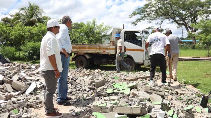 Miles esperan volver a casa tras el sismo