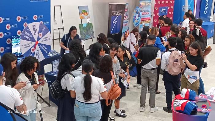 Preparan a jóvenes para seleccionar su trayectoria universitaria