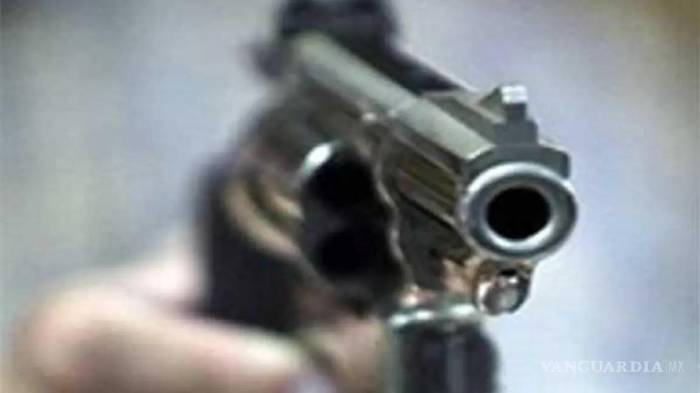 La policía está tras los pasos de los pistoleros. Analizan cámaras de video