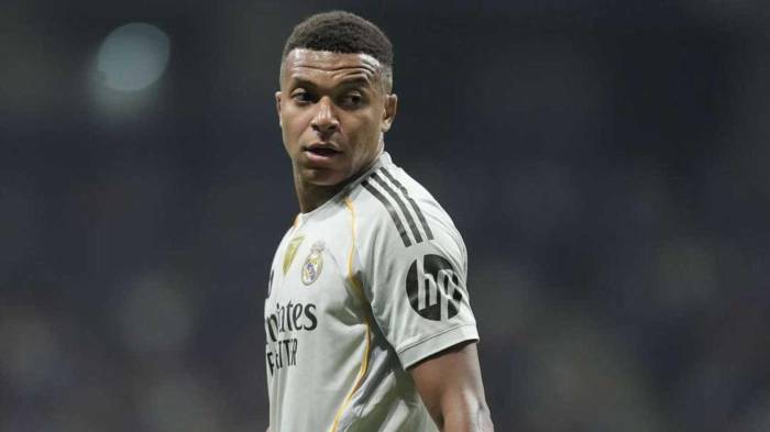 La participación de Kylian Mbappé está en duda, pues no entrenó ayer.