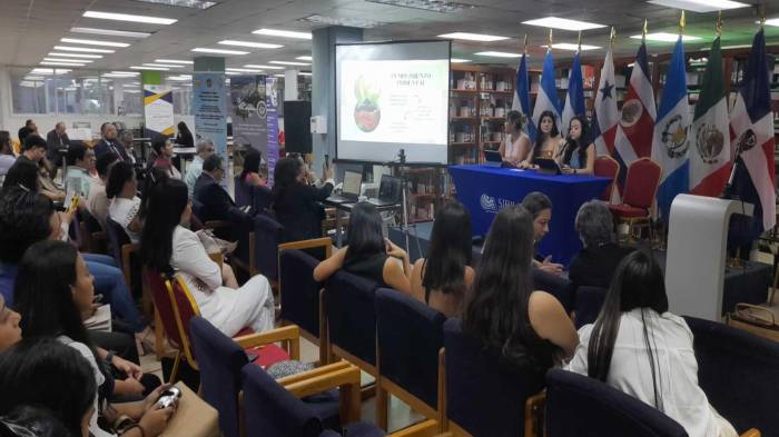 La actividad tuvo lugar en la Biblioteca Interamericana Simón Bolívar.