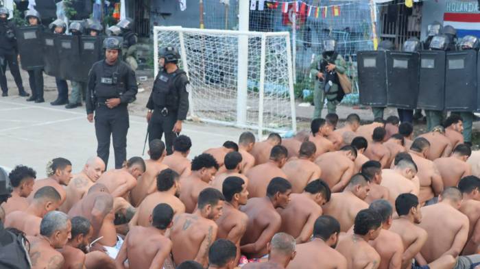 ¡De todo detrás de las rejas! siguen las requisas en las cárceles