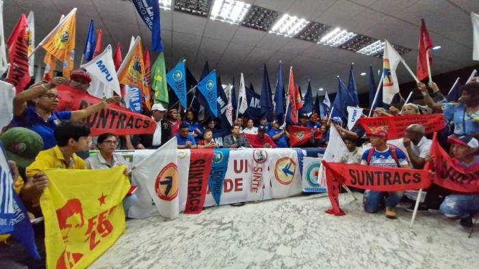 Los dirigentes sostuvieron ayer una reunión de casi cuatro horas en la Universidad de Panamá.