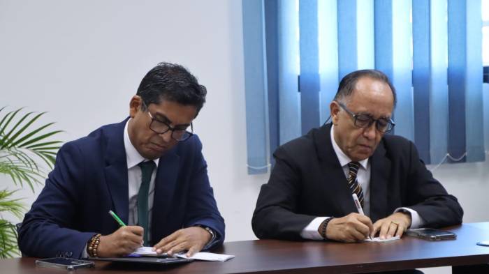 Aspirantes a la rectoría de la UNACHI firman pacto ético