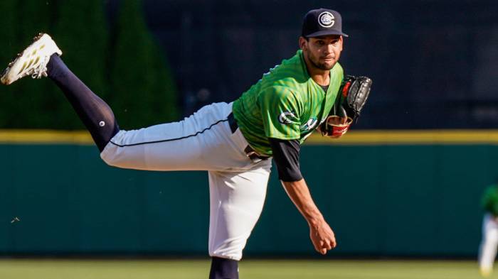 Daniel Espino durante su apertura con los Columbus Clipper.