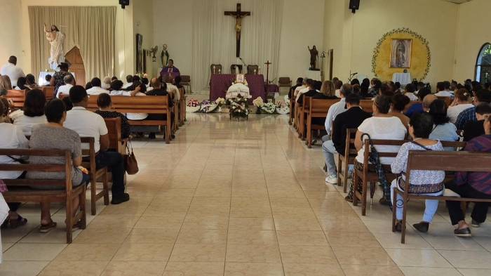 Divalá llora a fiscal asesinada