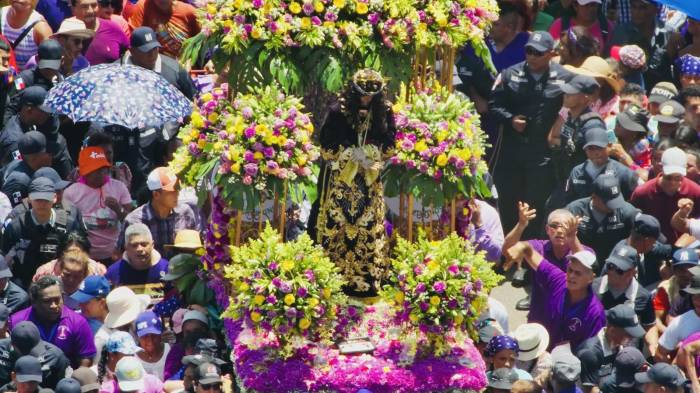 La Policía ofreció seguridad a lo largo del recorrido.