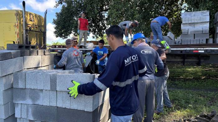Materiales de construcción y cemento serán distribuidos en cuatro provincias para apoyar la reparación y reconstrucción de viviendas afectadas por el sismo.
