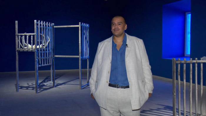 El Museo Reina Sofía presentó este martes ‘Espectros luminosos’, una exposición de media carrera del artista guatemalteco Naufus Ramírez-Figueroa.