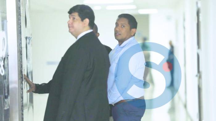 Luis Oliva (d), exdirector de la Autoridad para la Innovación Gubernamental.