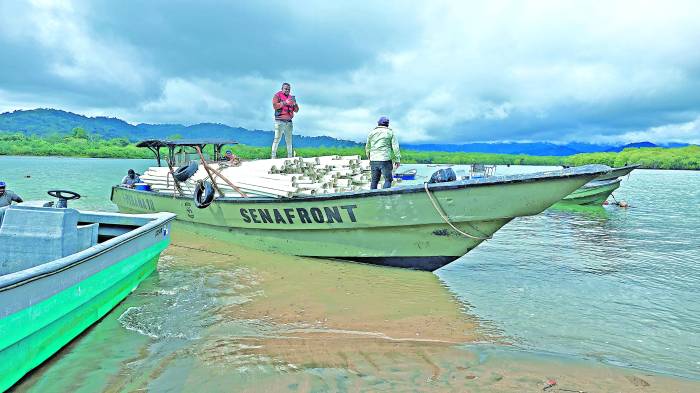 Entrega de suministros a Jaqué, Darién.