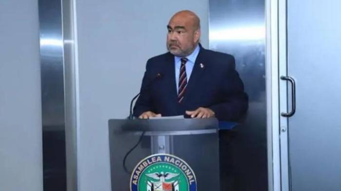 Pedro Sittón en la Asamblea.