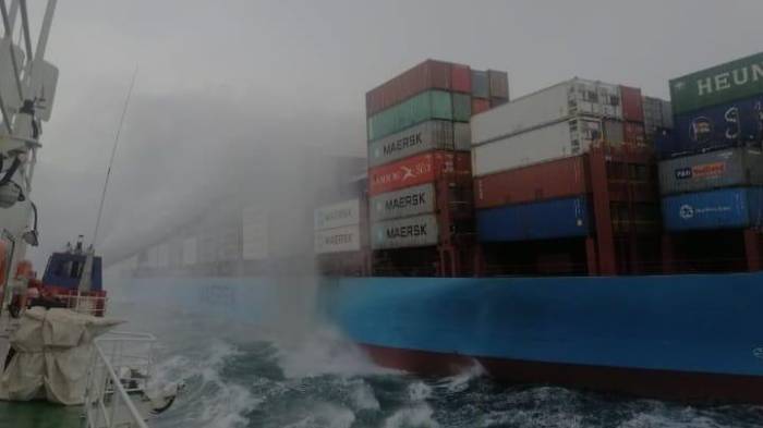 El portacontenedores de nueva construcción Maersk Frankfurt sufrió una explosión .