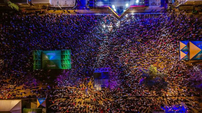 ¡Cinta Costera hasta la zapatilla! Miles gozan el Festival Carnavalístico