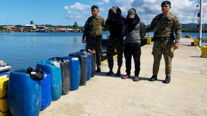 Los pillaron en Guna Yala con 408 litros de cocaína líquida [VIDEO]