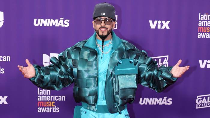 Fotografía de archivo del 25 de abril de 2024 del cantante puertorriqueño Yandel en la alfombra roja de la novena edición de los premios Latin American Music Awards, en el MGM Grand Garden Arena en Las Vegas, Nevada (EE.UU.). EFE/Ronda Churchill