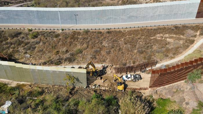 La reconstrucción del muro en áreas específicas son parte del plan de acción y contención de migrantes que reforzó el presidente estadounidense.