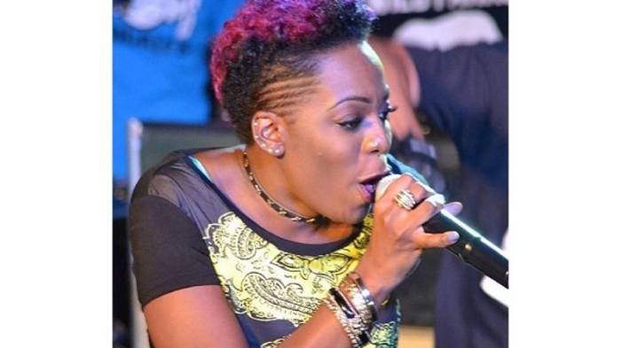 La diva del dancehall J Capri.