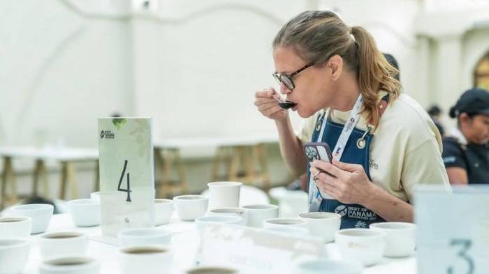 Café Geisha panameño rompe récord mundial al venderse por $30,204 el kilo en el Best of Panamá.