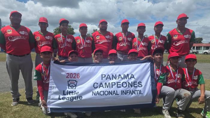 Jugadores de Chiriquí celebran su clasificación a Williamsport tras vencer a Panamá Oeste 8-4 en la final.