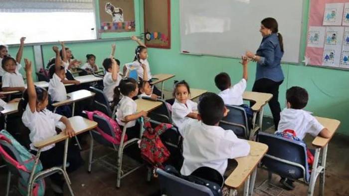 Gobierno abre 784 nuevas vacantes docentes para transformar la educación