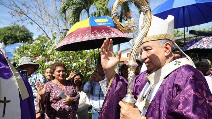 Monseñor Ulloa estuvo presente.