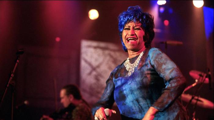 Cantante cubana Celia Cruz durante una escena del documental.