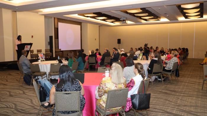 Realizan el taller “Conociendo más sobre el cáncer de mama”