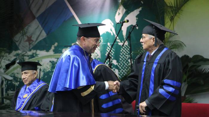 Razones por las que dieron el Premio Universidad 2025 a Rolando Murgas Torraza