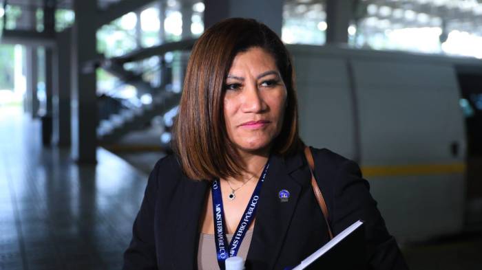 Caso auxilios económicos | Citan a cinco estudiantes