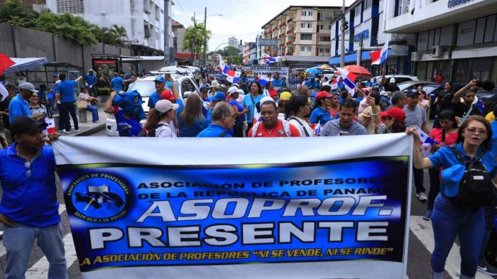 El Meduca ordenó retener salarios a los docentes en huelga a nivel nacional el pasado 12 de mayo.