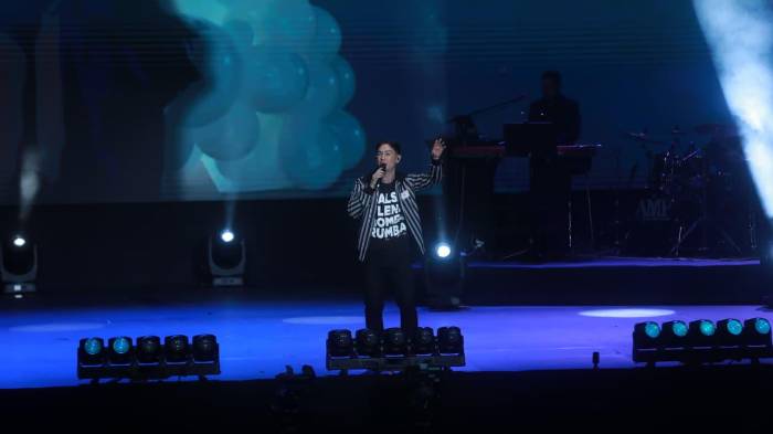 Guaynaa puso ritmo a la gala de TalénPro 2026 con su presentación musical y recibió el reconocimiento Artista de las Nuevas Generaciones.