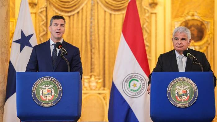 Los presidentes Santiago Peña de Paraguay y José Raúl Mulino de Panamá.