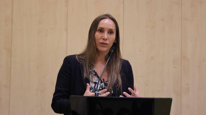 Virginia Carmona estuvo ayer en el Parlatino.