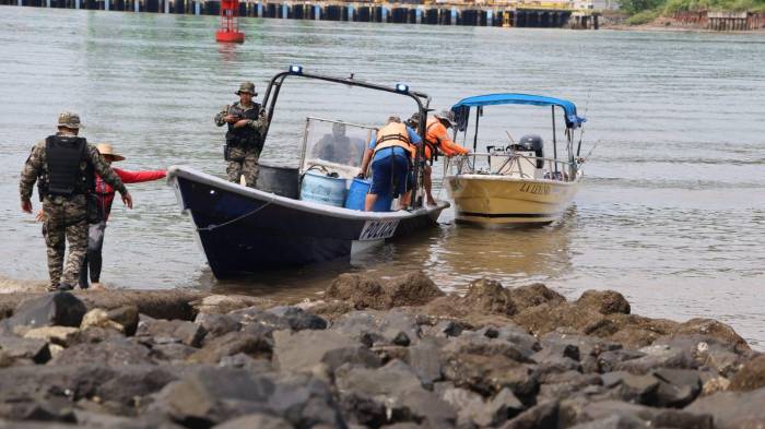 22 personas han sido rescatadas por la Policía Nacional este año en alta mar