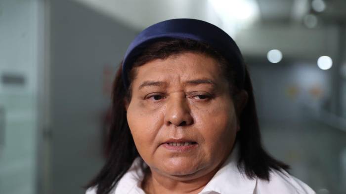 Linda Rodríguez, madre de Emmanuel Abraham Rodríguez, un joven de 18 años que falleció recientemente tras enfrentar situaciones de acoso escolar.