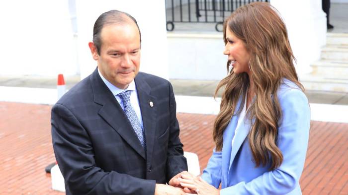 La secretaria fue recibida esta mañana en el Palacio de las Garzas.